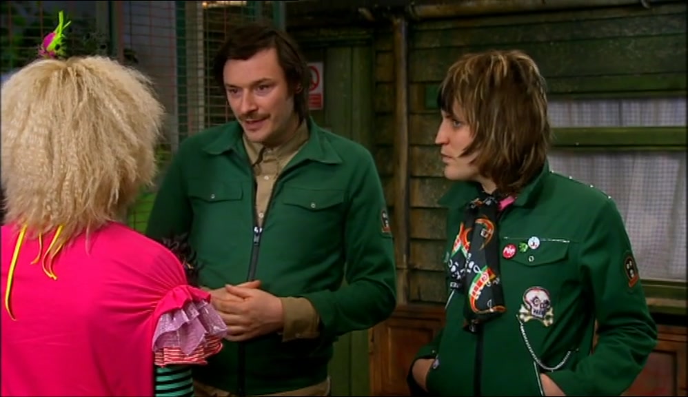 I HOPE YOU'RE ENJOYING YOUR VISIT AND ENJOYING THE ANIMALS ON DISPLAY. 