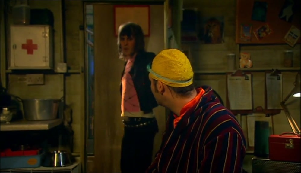 - VINCE, THAT'S NOT IT. - YEAH, WHATEVER. THIS IS BULLSHIT. 
