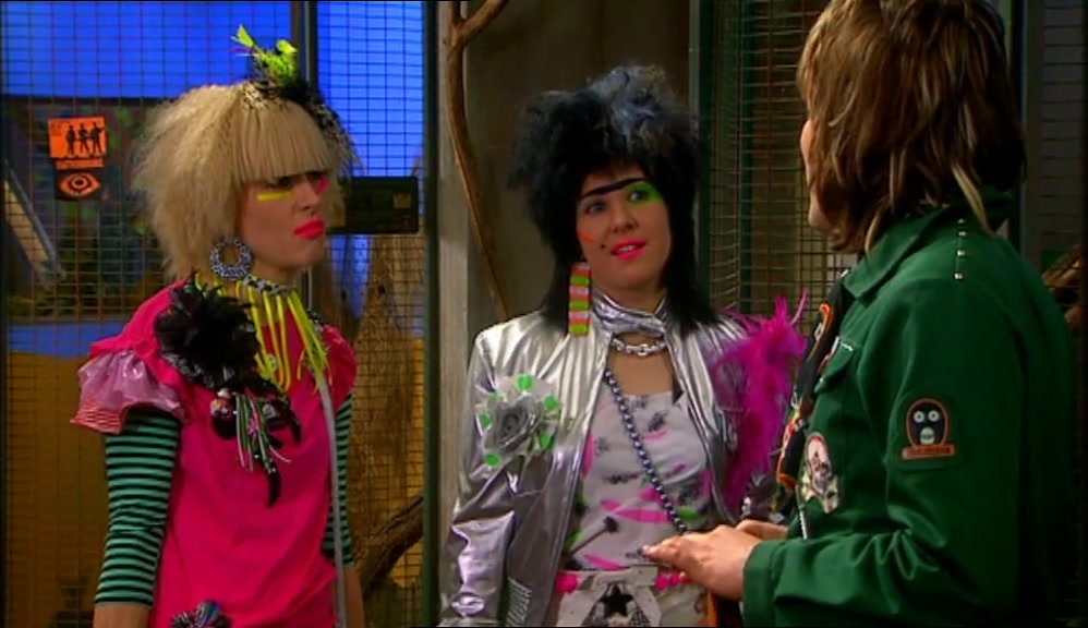 - THAT'S A SHAME. - WHAT? 