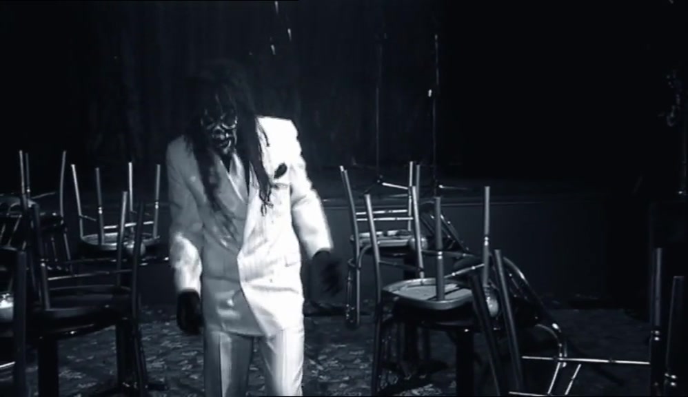 WHAT'S WRONG WITH YOU? ARE YOU BLIND? WHY DIDN'T YOU TELL ME? 