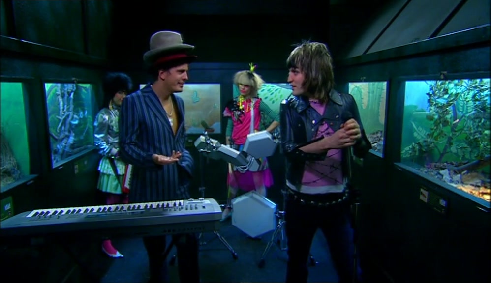 DO YOU KNOW WHO I AM? WHERE DID YOU GET THIS CHUMP FROM, HUH? 
