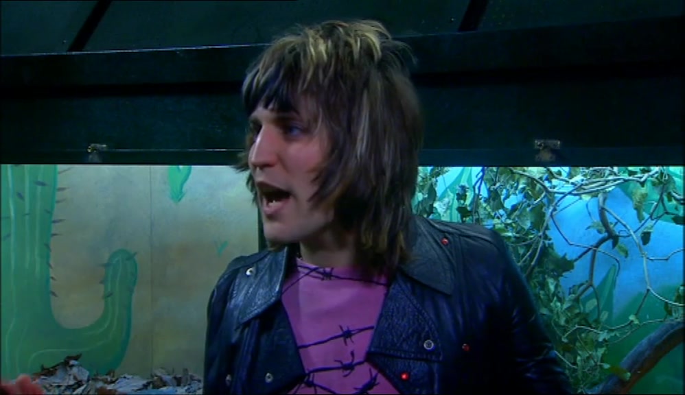 YOU LOOK LIKE AN ABSOLUTE IDIOT.  
