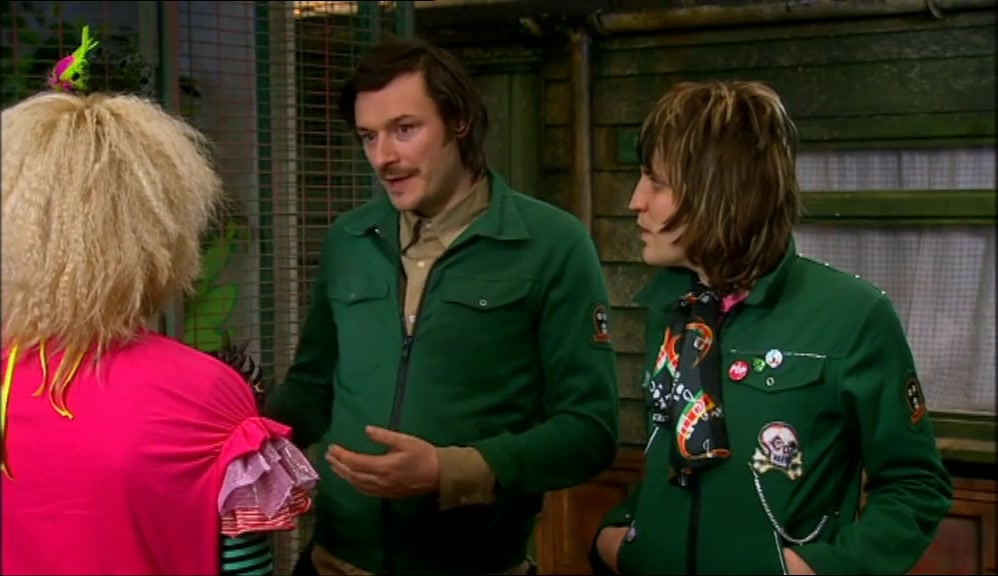 I HOPE YOU'RE ENJOYING YOUR VISIT AND ENJOYING THE ANIMALS ON DISPLAY. 