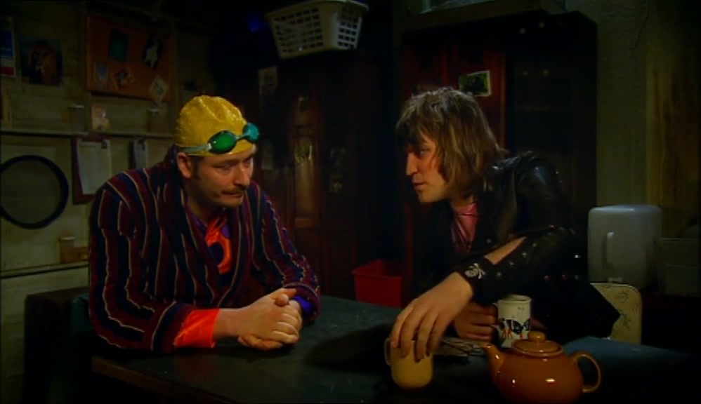 ALL RIGHT. HAVING A BIT OF TROUBLE WITH THE KEYBOARD PLAYER, JOHNNY TWO HATS. 