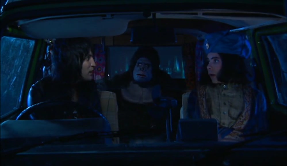 - YEAH.. I CAN'T DRIVE. - I CAN'T DRIVE, EITHER! 