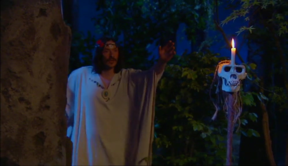 KALAMALOOO... CACHOOLA, PANTO, TATSITA, SACOOLO, FANTO.  