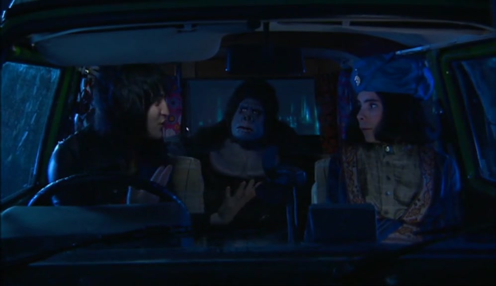 - YEAH.. I CAN'T DRIVE. - I CAN'T DRIVE, EITHER! 