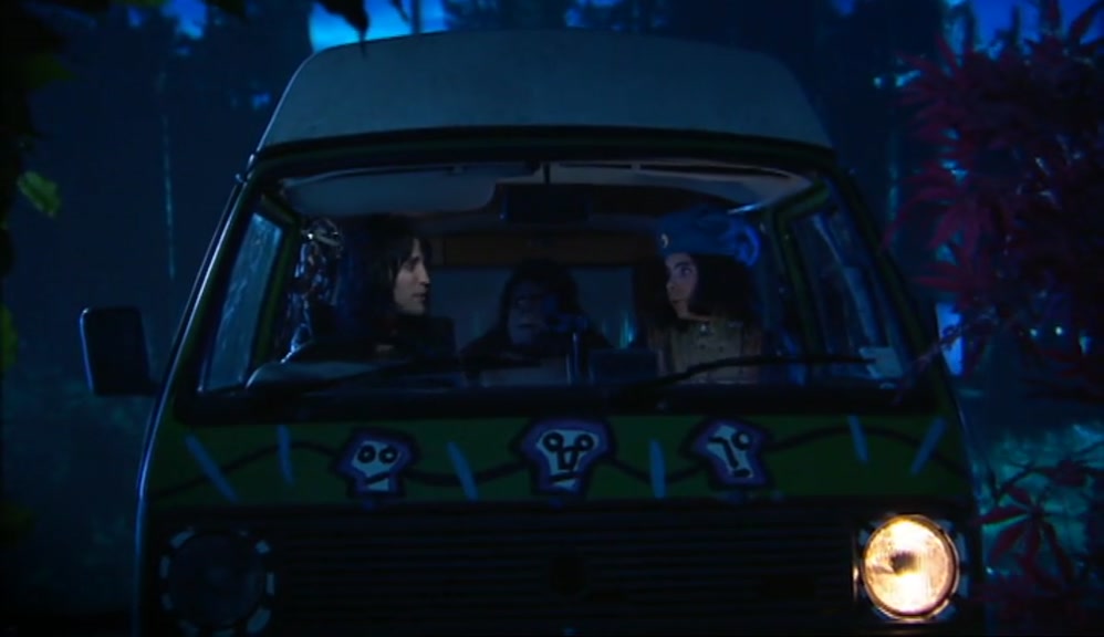 - DO YOU THINK HOWARD WILL BE ALL RIGHT, NABOO? - WE'RE GOING TO HAVE TO MOVE FAST, BEFORE THE YETIS GET HIM. 