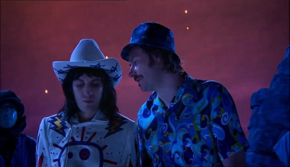 -HAVE YOU GOT THE AMULET? -YEAH, SHALL WE GET OUT OF HERE? 