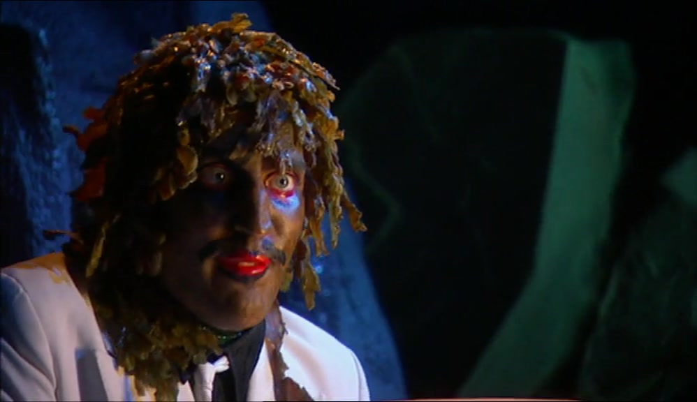 THAT'S RIGHT, CRACK OPEN A FRESH BAILEYS. I'M OLD GREGG. 