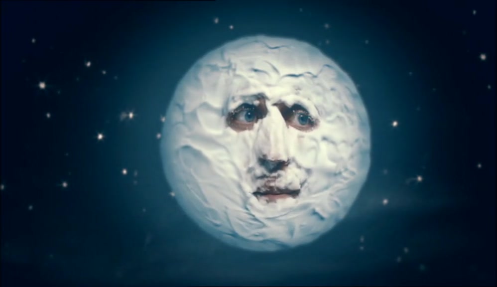 I'M THE MOON. I QUITE LIKE TO.... I'M LONELY IN THE MOON. 