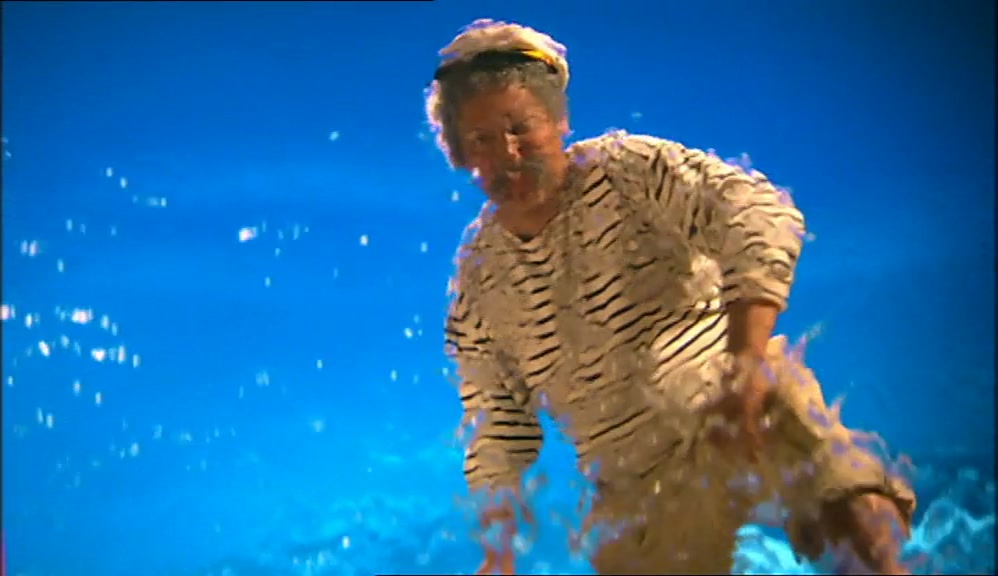 LOOKS LIKE YOU WERE HAVING YOURSELVES A COCO NIGHTMARE. 