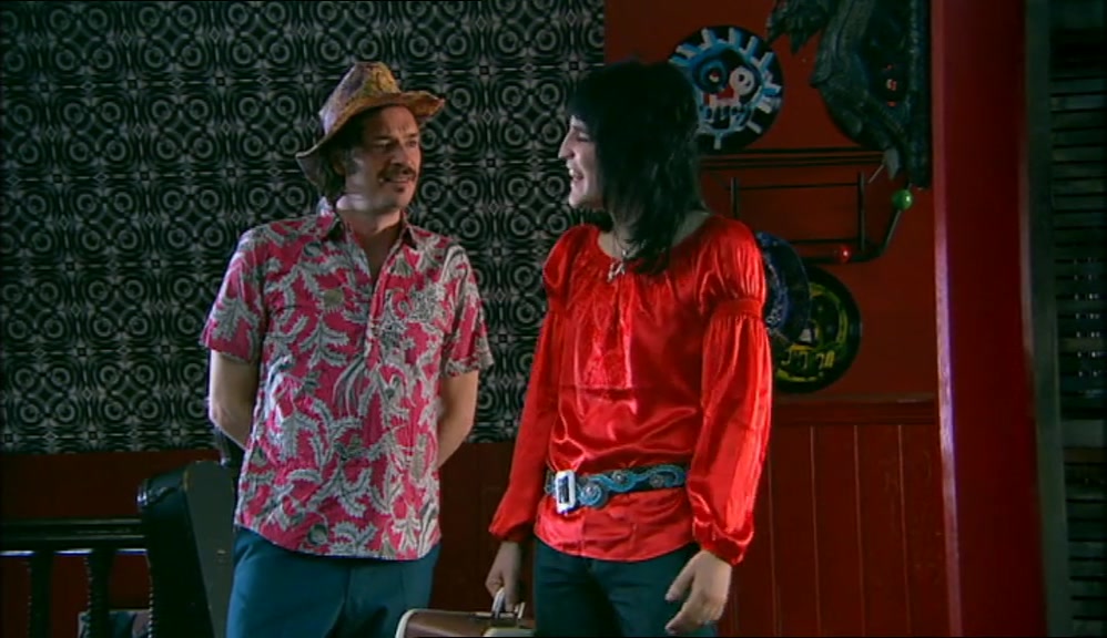 -SO WHEN YOU GETTING BACK? -WE'RE NOT GETTING BACK! WE'RE GOING TO AMERICA. 