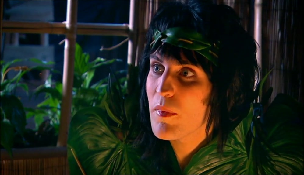 -SO YOU'RE GONNA HAVE TO TURN ON THE CHARM. -HEY, I'M HOWARD MOON. 