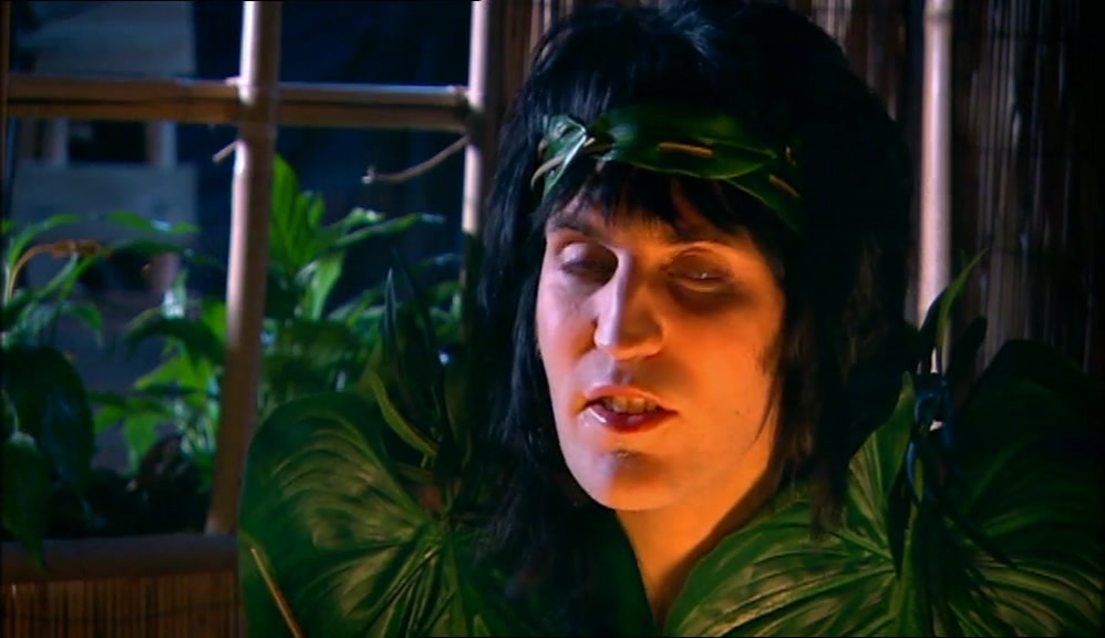 -SO YOU'RE GONNA HAVE TO TURN ON THE CHARM. -HEY, I'M HOWARD MOON. 