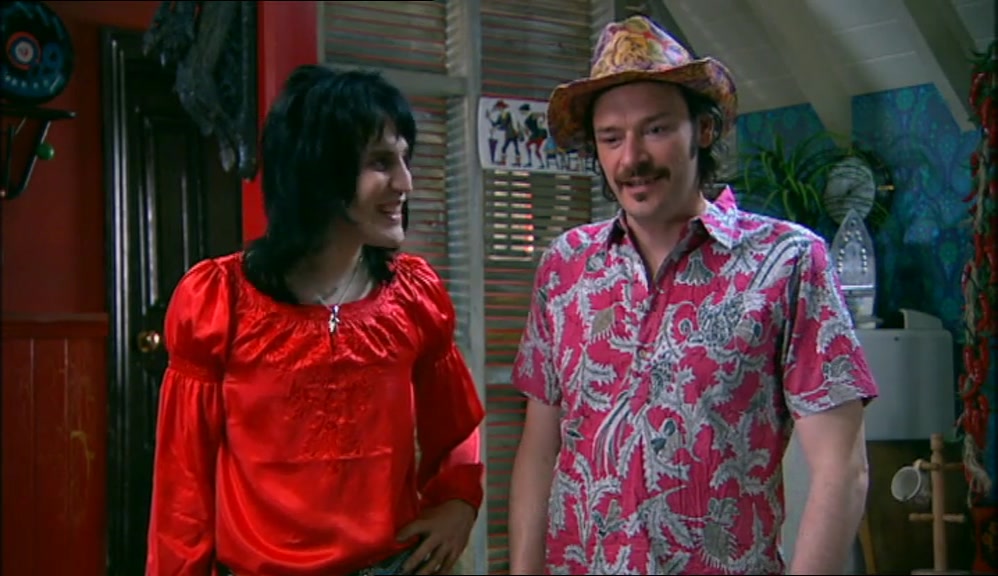 -ARE YOU GOING BY BOAT? -THAT'S THE ONLY WAY TO ARRIVE IN THE STATES. 