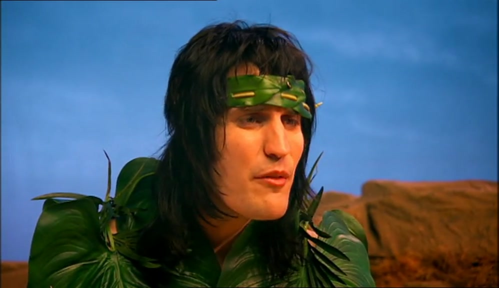 CAN YOU SORT YOUR OUTFIT OUT? YOUR LEAVES ARE WELL OUT OF FASHION. 