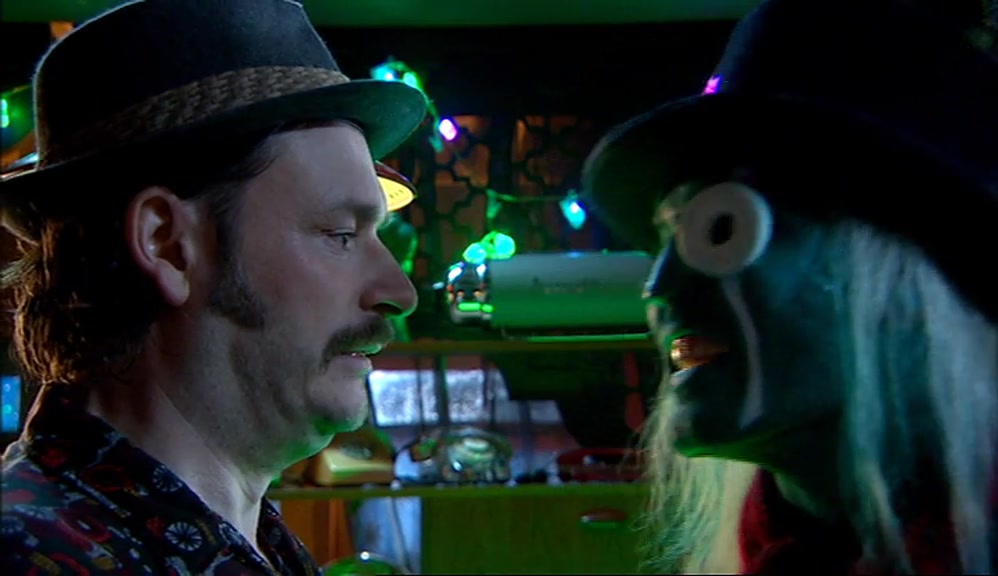 A THOUSAND EUROS BY MIDNIGHT OR I'LL SET ME EELS ON YOU AGAIN. 