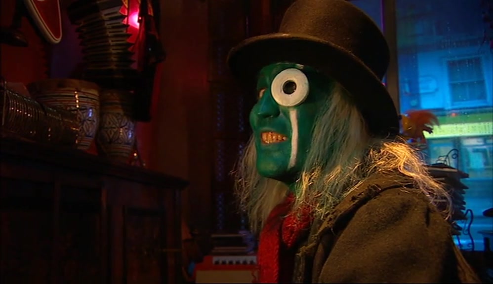 - HE HAD NO FEET, YOU SEE. - RIGHT. 
