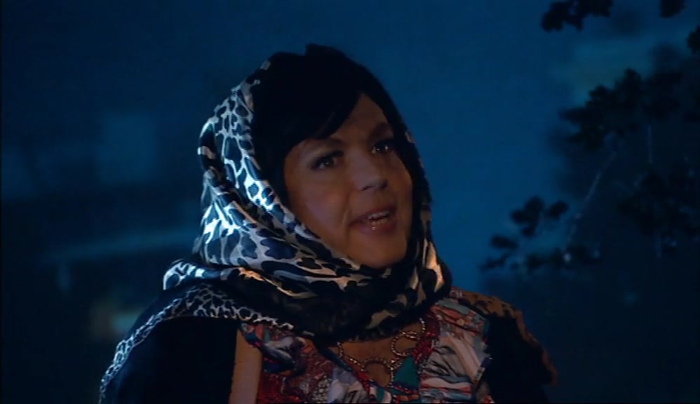 - LOVELY EVENING, ISN'T IT? - IT'S A VERY BALMY NIGHT FOR THIS TIME OF YEAR. 