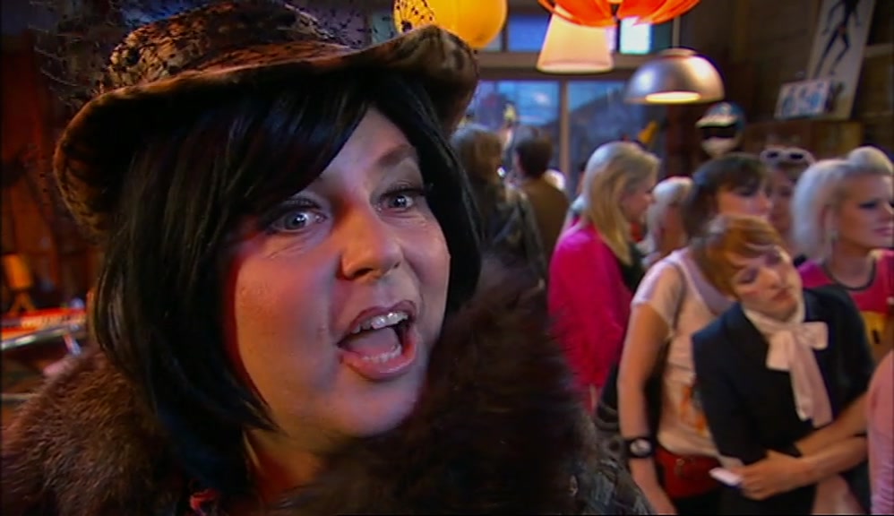 DON'T BE COY, COWBOY. I'M TALKING ABOUT THE ADVERT. 