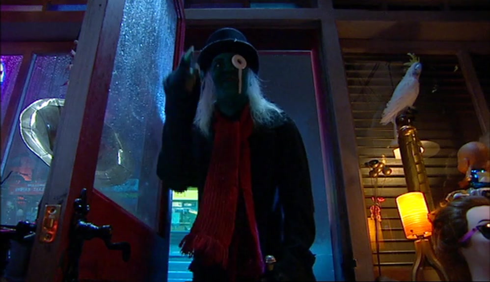 - WHO'S THIS WHELK? - HI, I'M VINCE. I'M A SHOPKEEPER. 