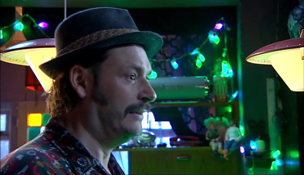A THOUSAND EUROS BY MIDNIGHT OR I'LL SET ME EELS ON YOU AGAIN. 