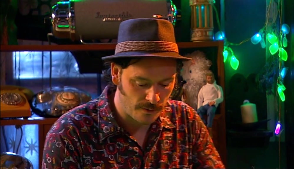 - I'M INTRIGUED. - YOU'RE IN THE WILDERNESS. 