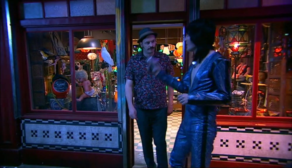 PETE NEON'S BEEN SEEN OUTSIDE TOPSHOP, SO I GOTTA GO. 