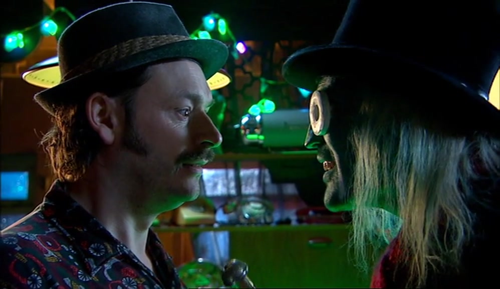 A THOUSAND EUROS BY MIDNIGHT OR I'LL SET ME EELS ON YOU AGAIN. 