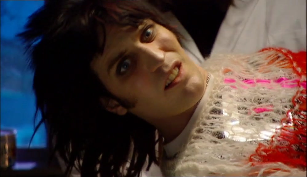 - (MICKY) OH, THERE HE IS. - WE'RE GONNA KILL YOU. 
