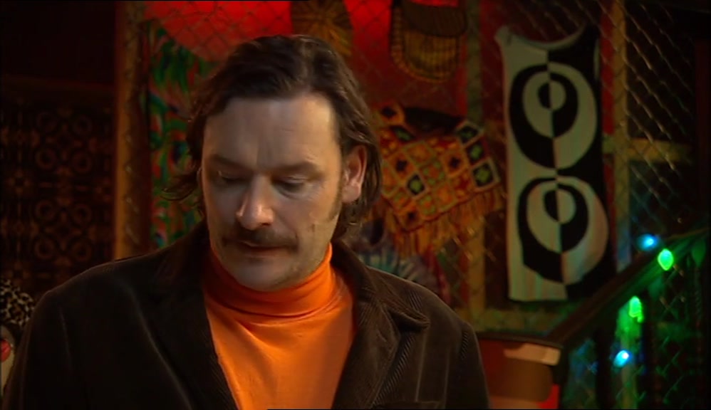 - YEAH, WELL, I DON'T KNOW WHERE IT IS. - PROBLEM IS, YOU CAN'T SEE FOR LOOKING. 