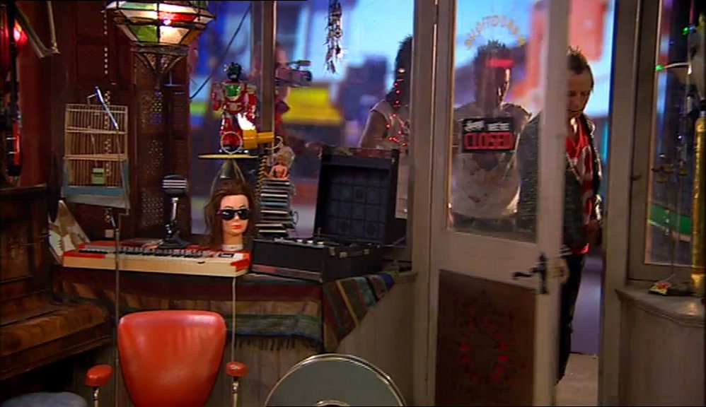 - HEY, VINCE. - HEY, GUYS. HOW ARE YOU? 