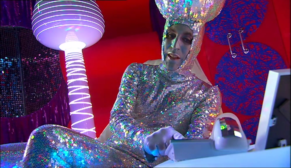 VINCE, NIP OUT AND GET ME A SCUBA DIVING OUTFIT, WITH ALL THE ACCESSORIES. 
