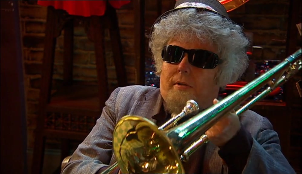 - THAT'S NOT HELPING. - OH, SORRY, HOWARD. 