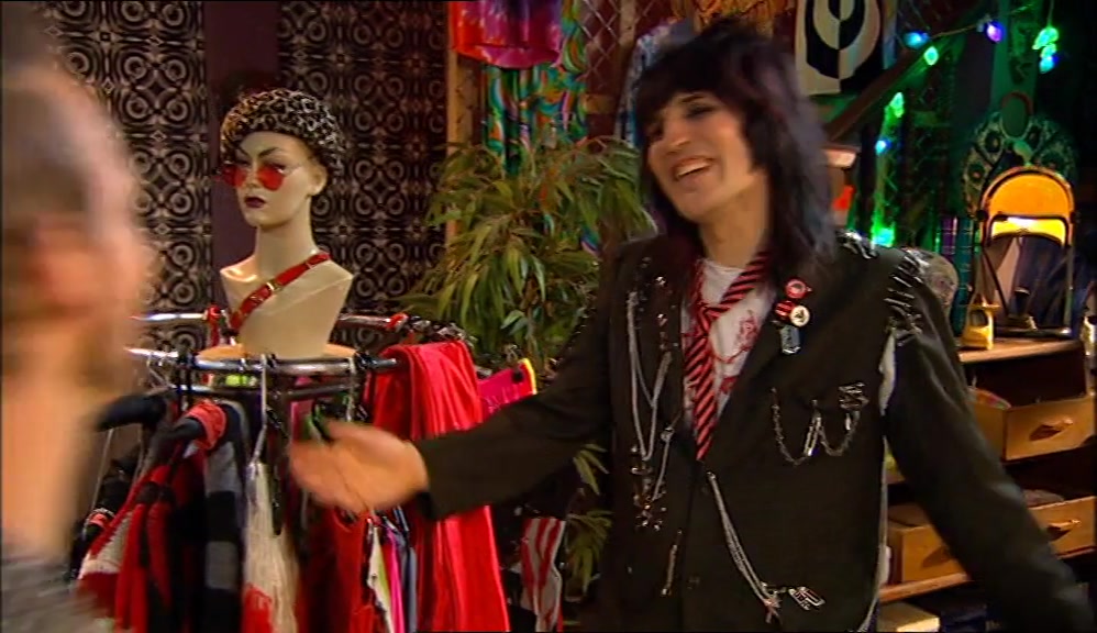 - HEY, VINCE. - HEY, GUYS. HOW ARE YOU? 