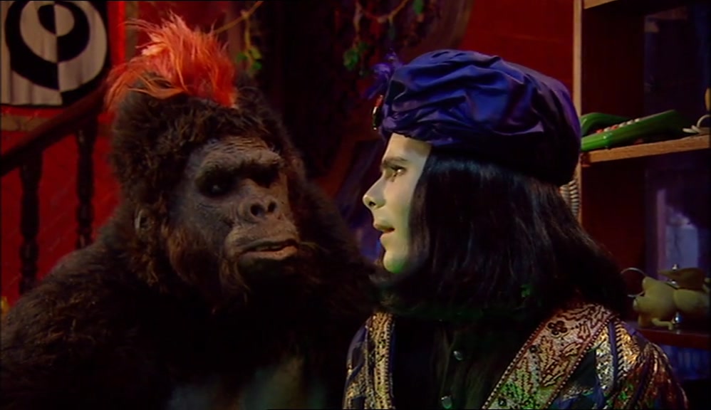 - NOT YOU, BOLLO, YOU BALL BAG. - LOOK, HE ATE THAT RECORD. IT SERVES HIM RIGHT. 