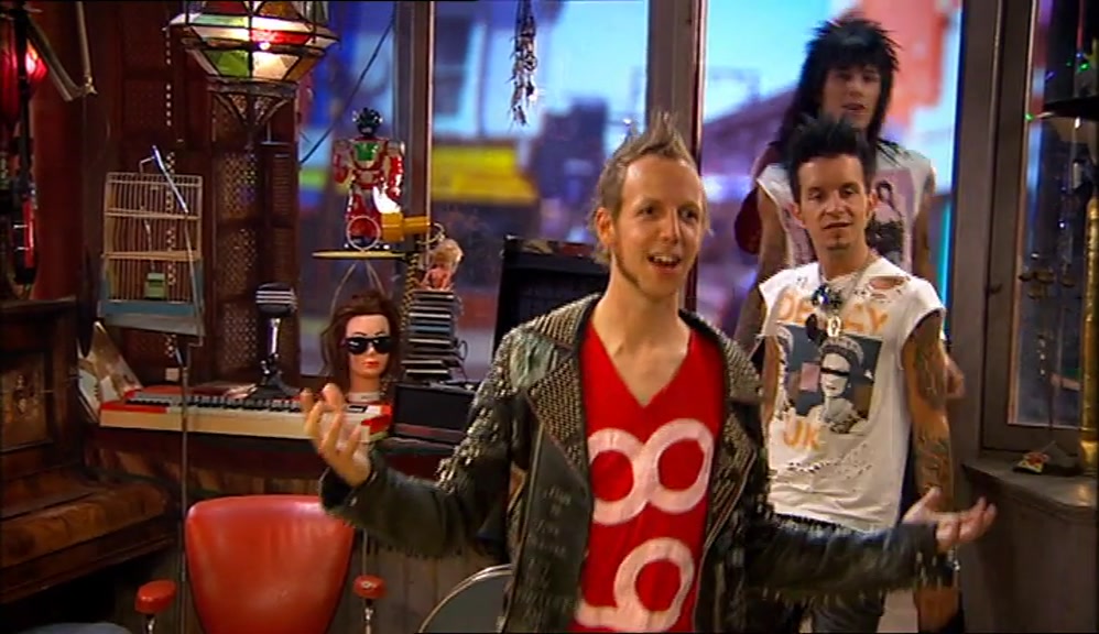 - HEY, VINCE. - HEY, GUYS. HOW ARE YOU? 