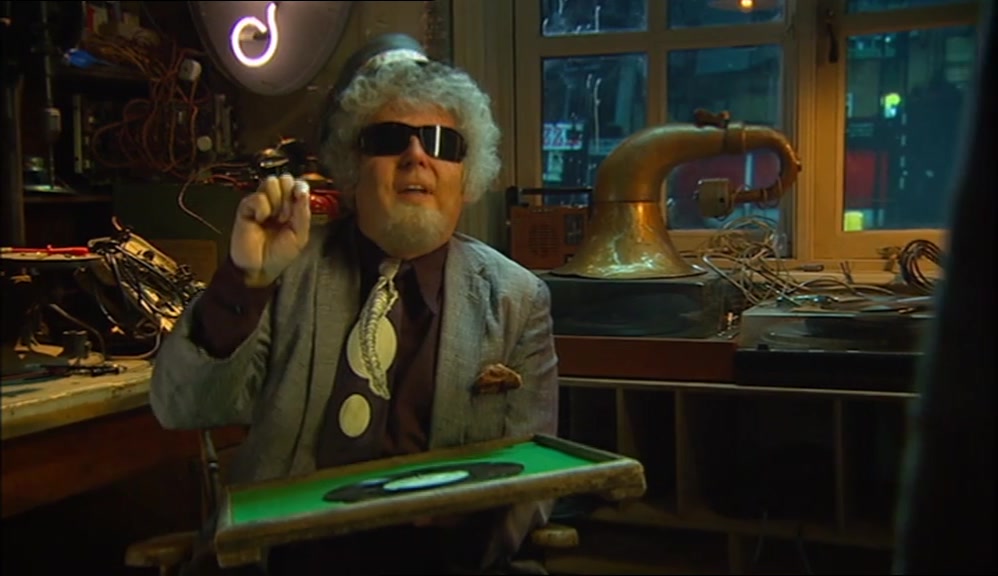 THEY CAN CATCH A FLY IN MIDAIR WITH CHOPSTICKS, JUST BY FEELING THE VIBRATIONS. 