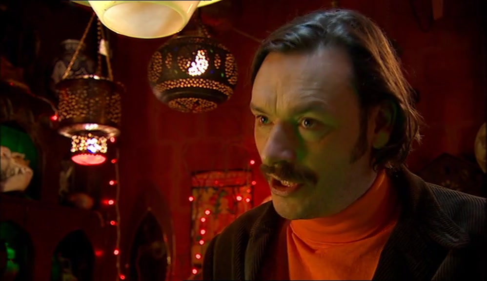 - NOT YOU, BOLLO, YOU BALL BAG. - LOOK, HE ATE THAT RECORD. IT SERVES HIM RIGHT. 