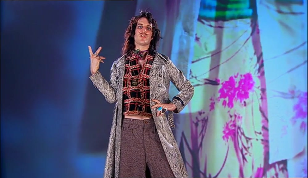 OH, MY GOD! SCUBA DIVING OUTFITS ARE SO FASHIONABLE RIGHT NOW. 