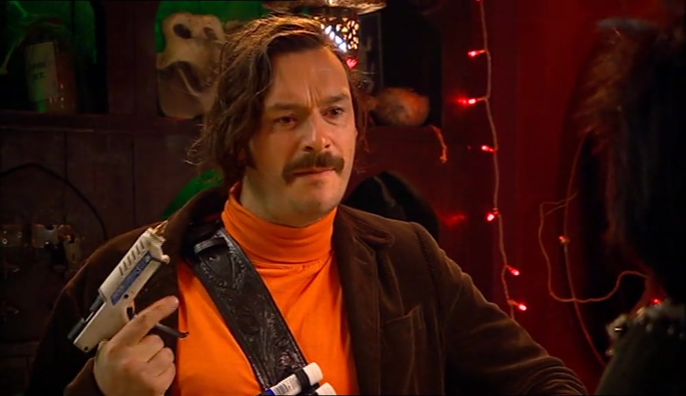 - IF THEY SEE YOU, THEY ARE GONNA KICK OF. - I'LL GLUE THEIR MOUTH SHUT. 