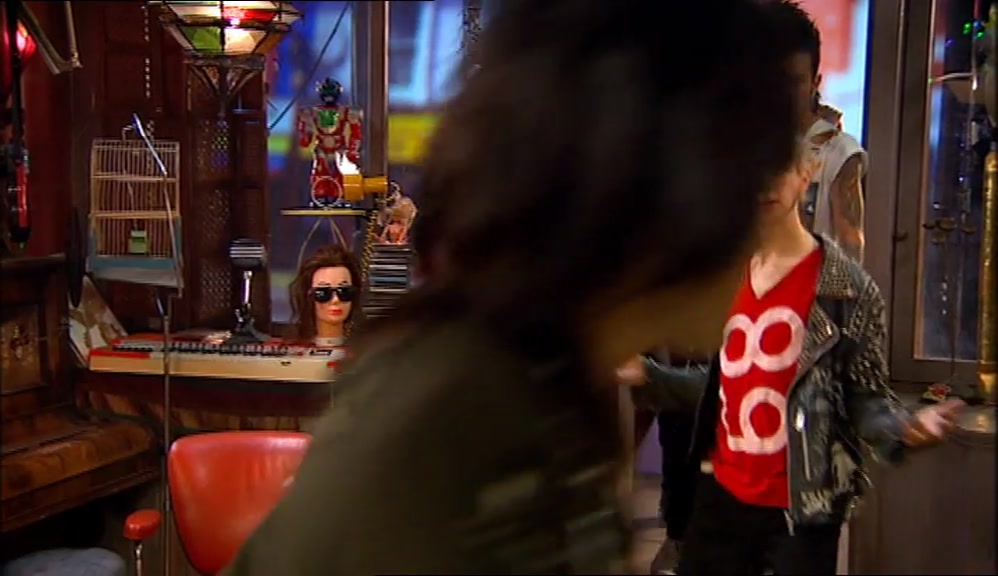 - HEY, VINCE. - HEY, GUYS. HOW ARE YOU? 