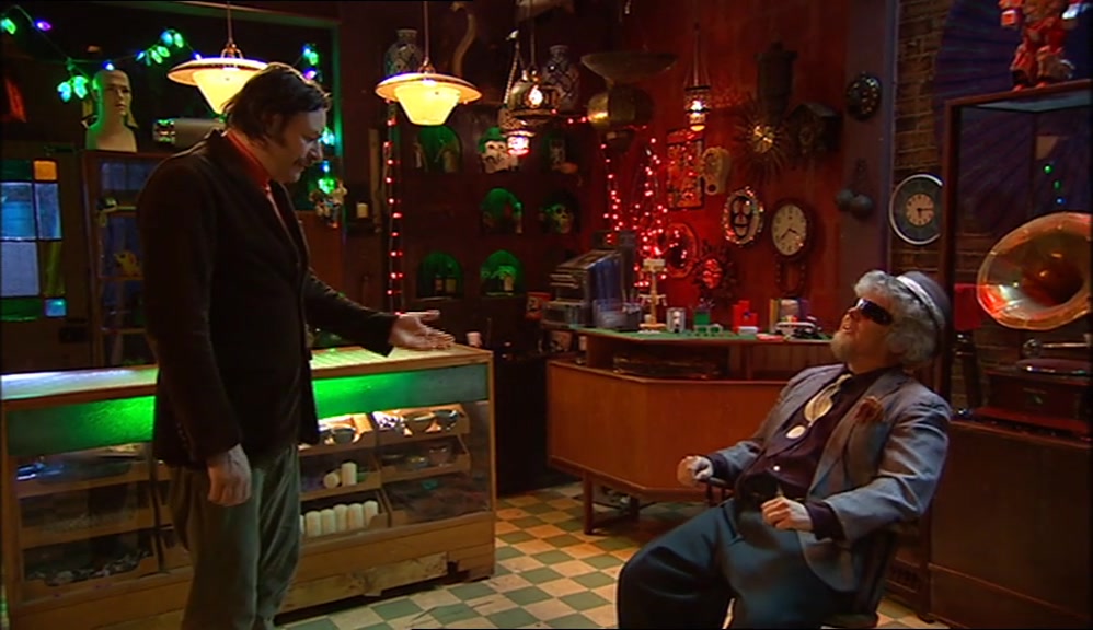 - YOU BRING THAT ROCKING CHAIR WITH YOU? - IT'S A FOLDAWAY. I TAKE IT EVERYWHERE. 