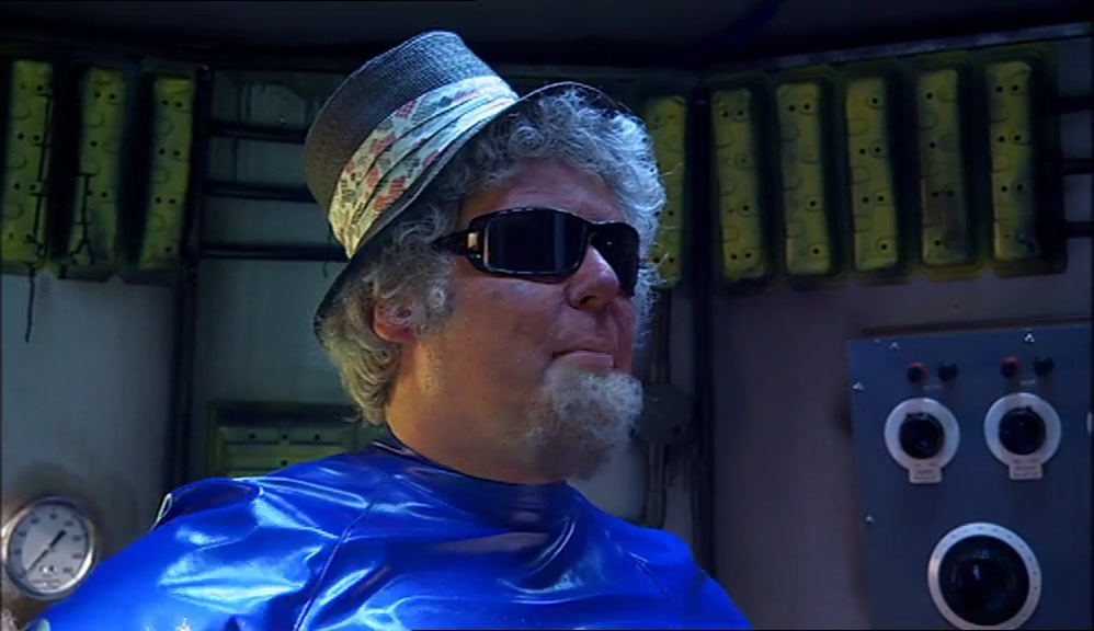- YOU'VE GOT TO STAB IT STRAIGHT IN THE NUCLEUS. - JUST THROW ME THE DAMN HARPOON, HONKY! 