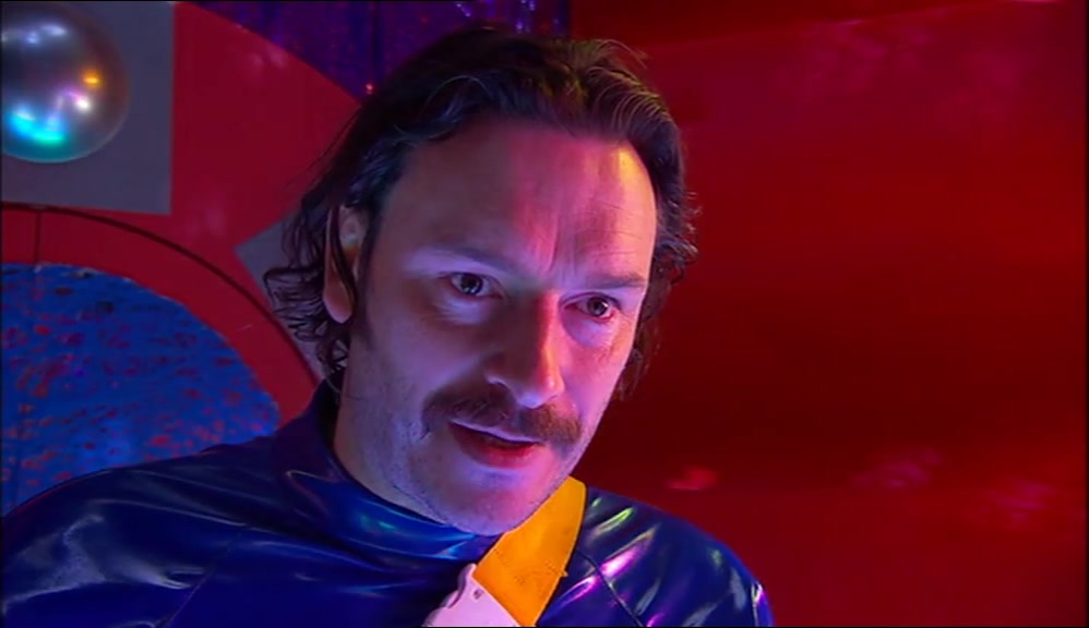 - I AIN'T GOT TIME FOR THIS. - THAT IS AN INCREDIBLE SUIT. 