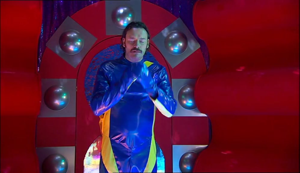 VINCE, NIP OUT AND GET ME A SCUBA DIVING OUTFIT, WITH ALL THE ACCESSORIES. 