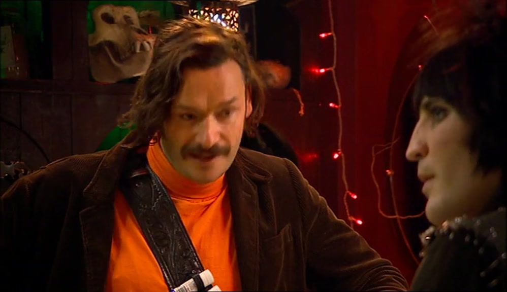 - IF THEY SEE YOU, THEY ARE GONNA KICK OF. - I'LL GLUE THEIR MOUTH SHUT. 