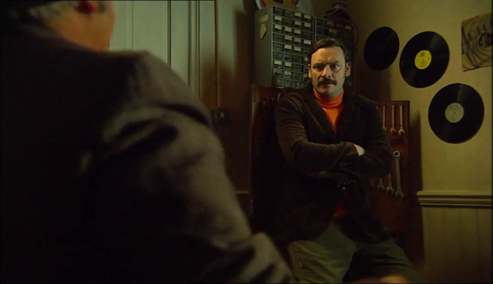 HERE, LET ME DEMONSTRATE. THROW ME THAT SPANNER, HOWARD. 