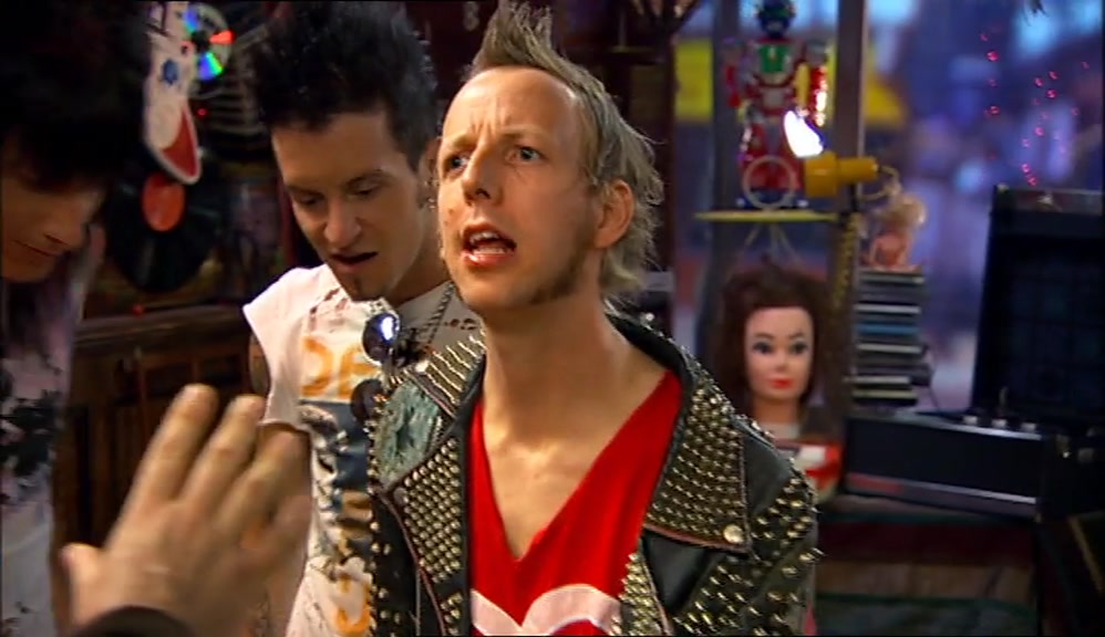 - WHY'S IT IN A LITTLE HOUSE? - IT'S VALUABLE. PUT IT BACK. 